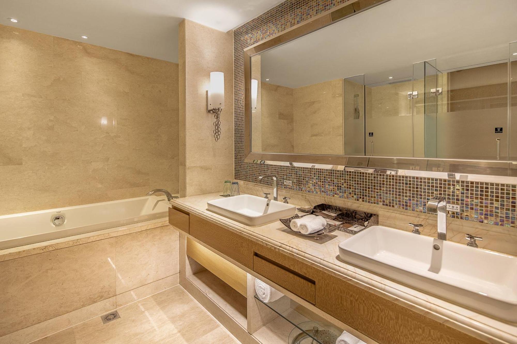 Renaissance Chengdu Hotel Екстериор снимка