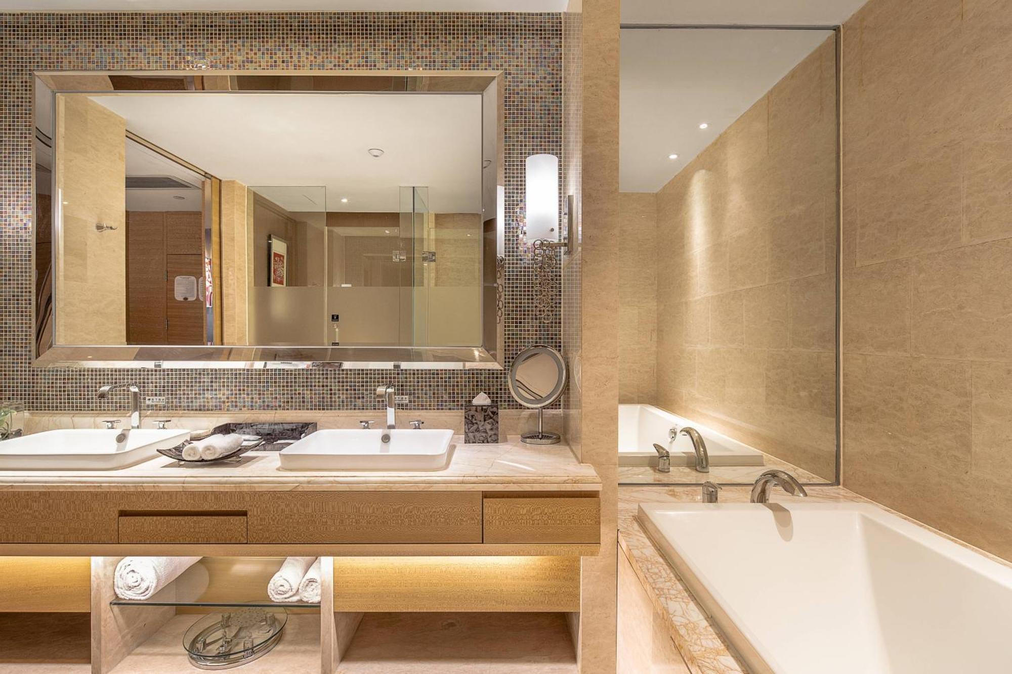 Renaissance Chengdu Hotel Екстериор снимка